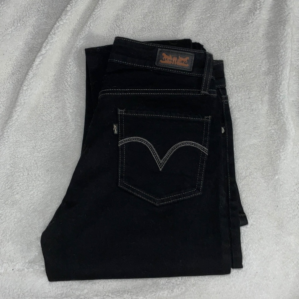 Classic Black Levi’s Skinny Jeans